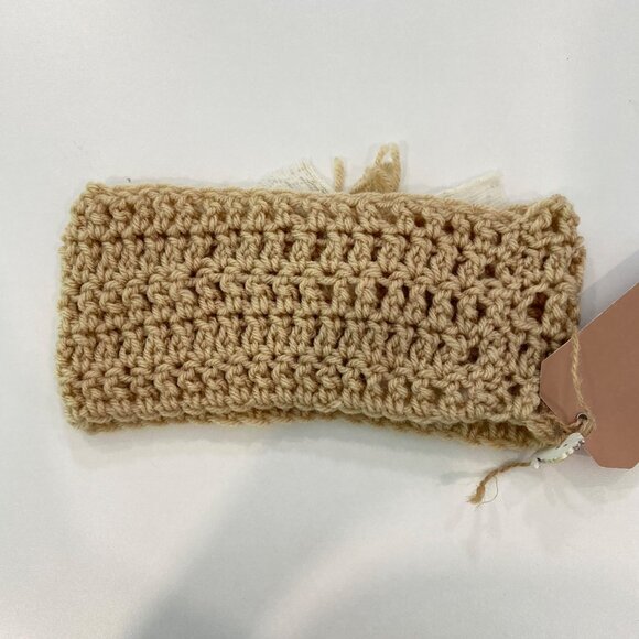 Handcrafted Crochet Beige Headband With Lace Bow & Button Accent - Picture 3 of 7